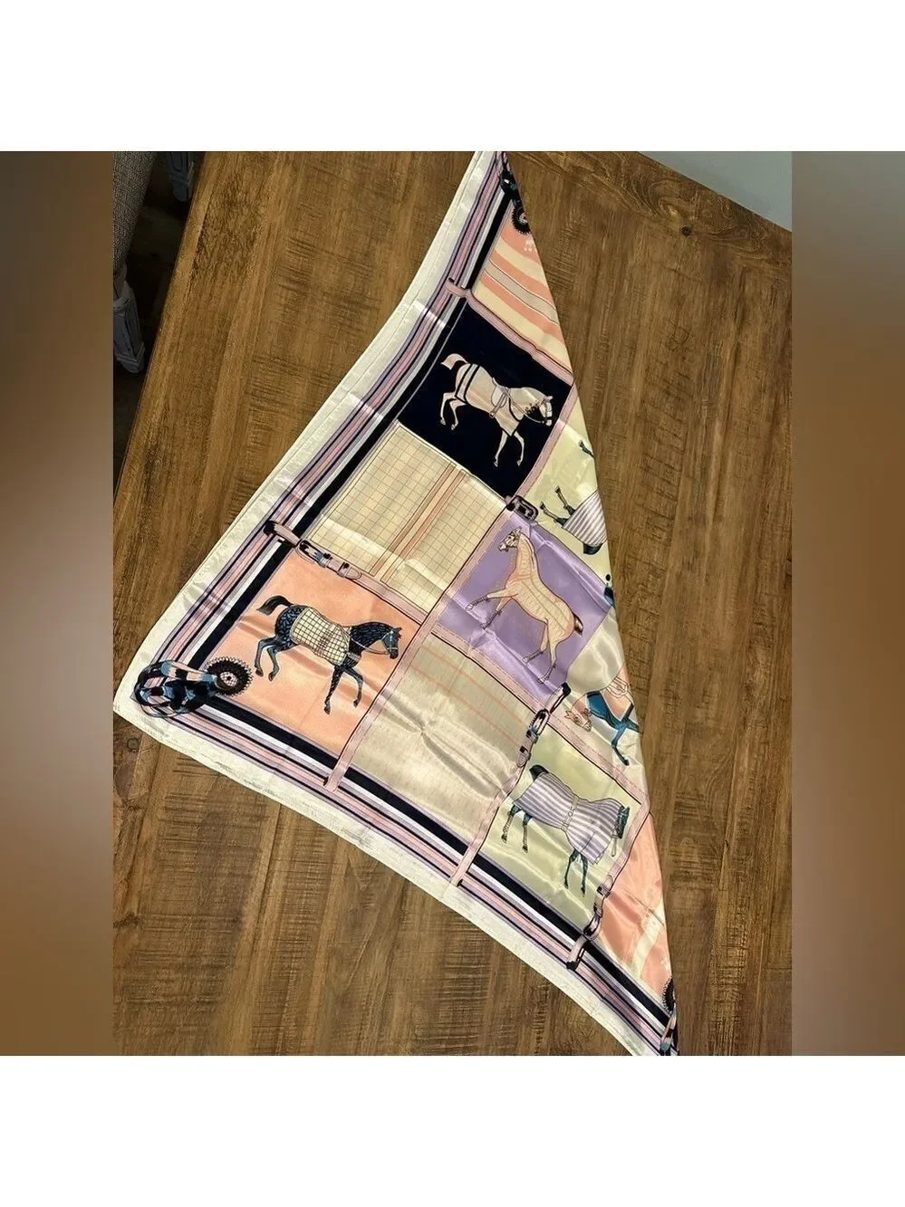 Square Scarf - Luxury Horse Novelty Print on 100% Satin Feeling Polyester NWOT